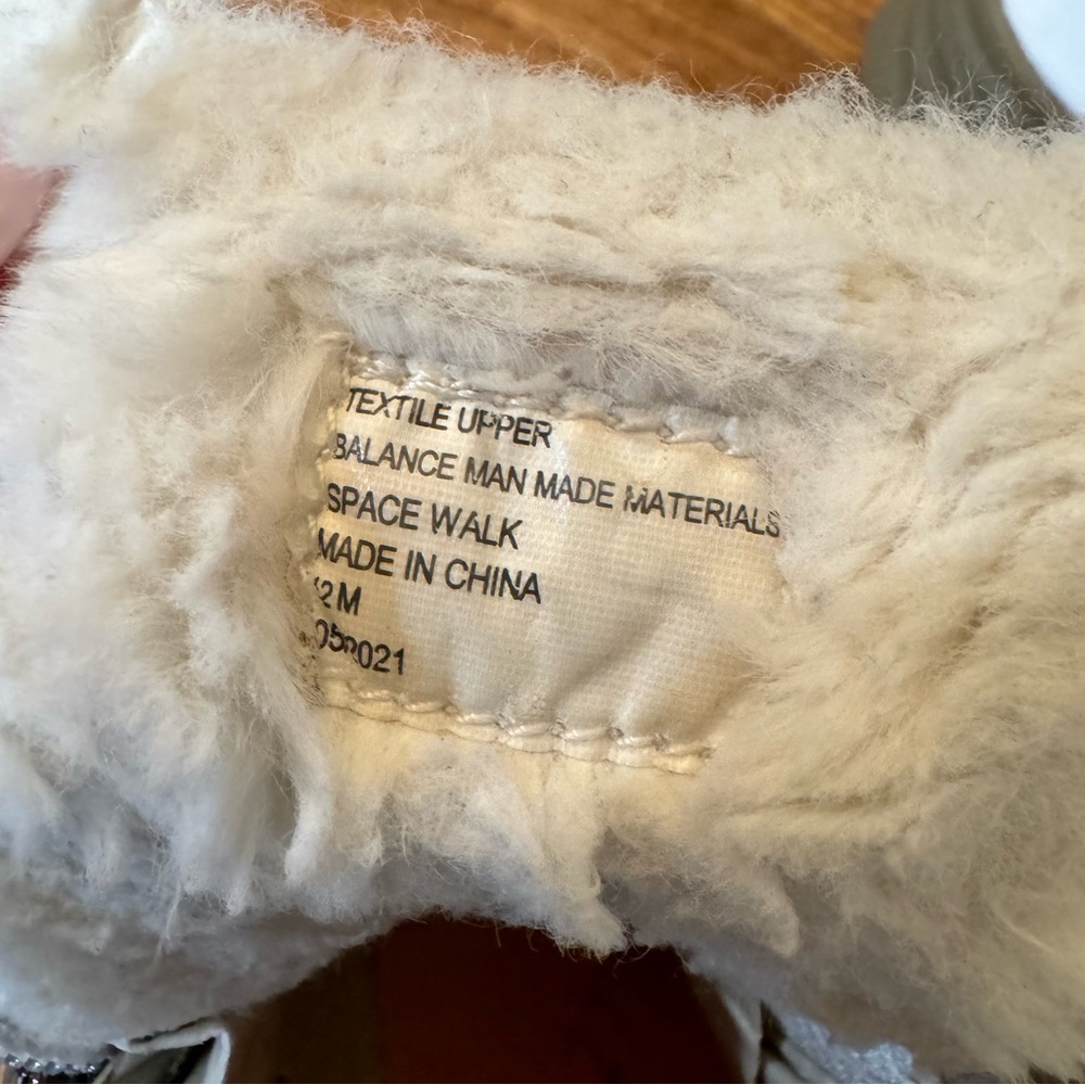 SPROX Space Walk Faux Fur Lined Boot In White Iridescent. Size Toddler 1… - Picture 9 of 16